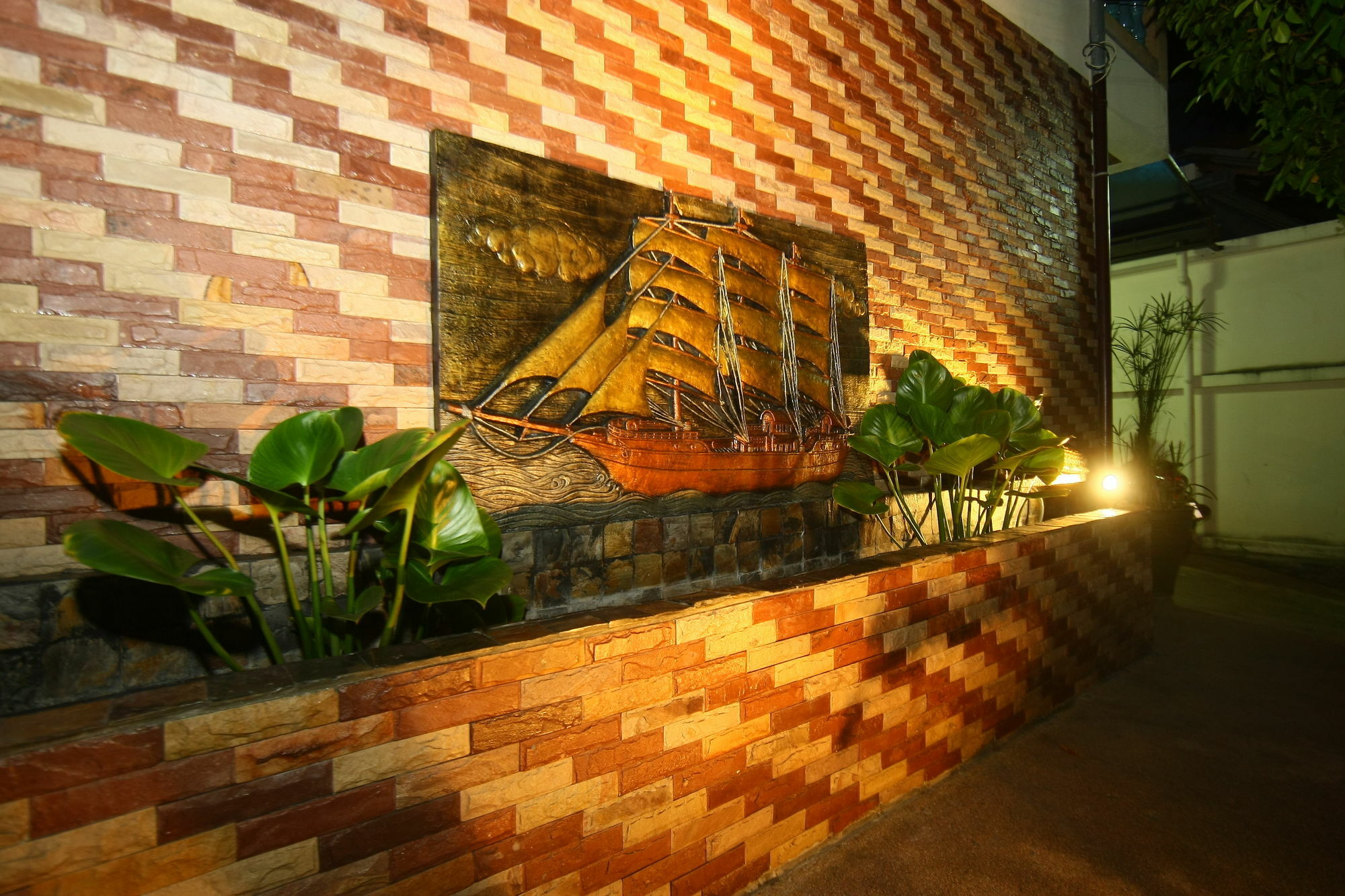 Patong Sunbeach Mansion Esterno foto